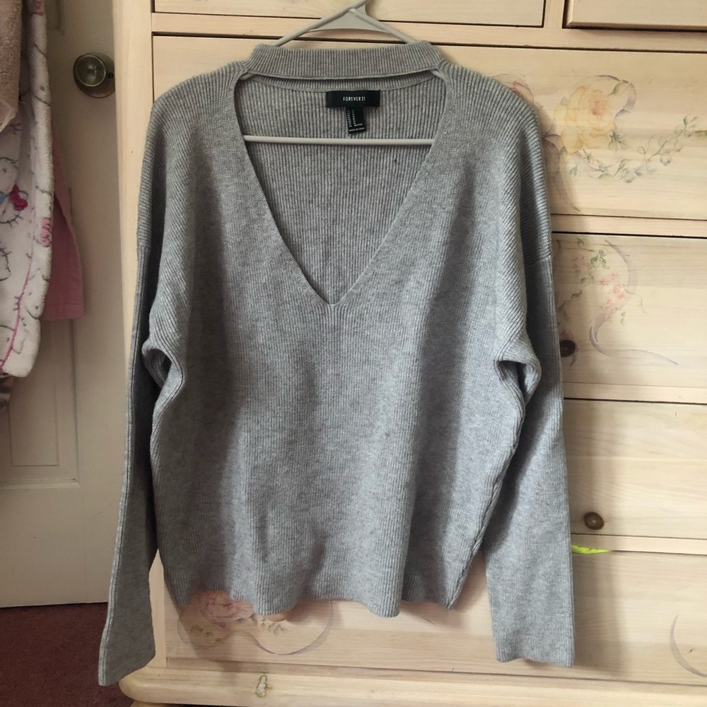 Forever 21 Gray Knit Choker v neck Sweater